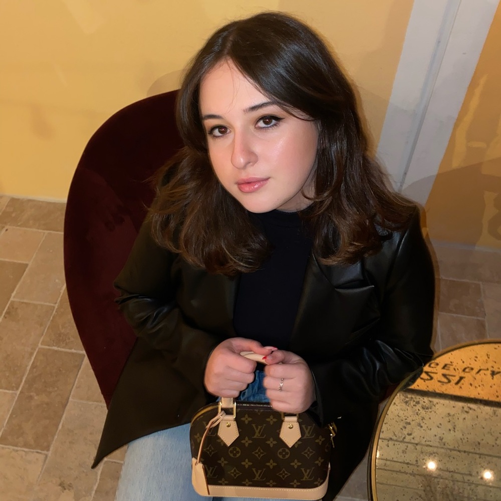 Meet your Posher, Isabella